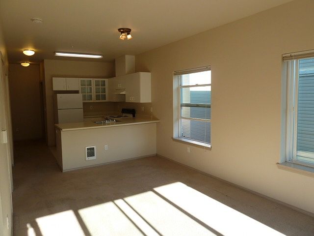 2nd image of 312 11th Ave APT 207