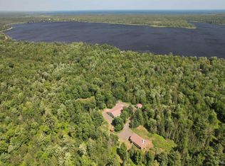 51683 Paradise Ln, Lake Linden, MI 49945