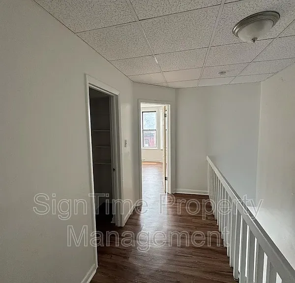 112 W Franklin St #4 — Photo 5