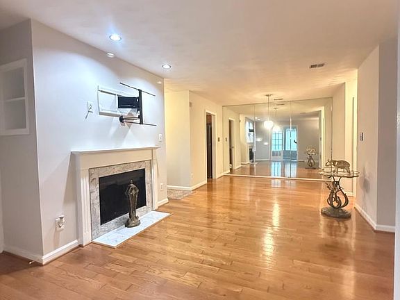 5th image of 2808 Lee Oaks Pl APT 102