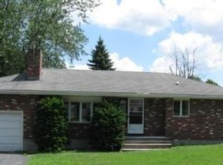 60 Pasadena Pkwy, Worcester, MA 01605