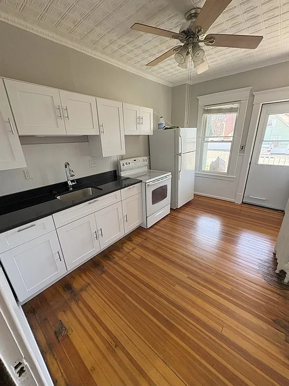 Building Photo - 356 Springfield St #1