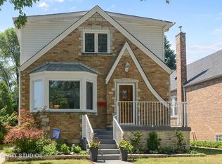 2143 W Balmoral Ave, Chicago, IL 60625