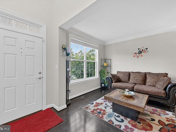 2nd image of 1904 Belleville Dr NE
