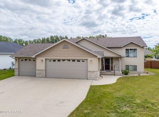 2361 S 36th St, Grand Forks, ND 58201