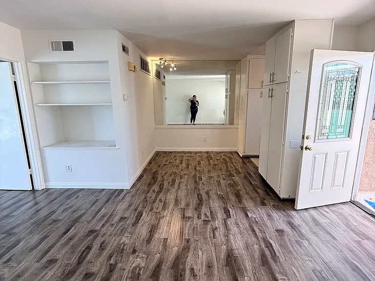 2900 Madison Ave #B21 — Photo 8