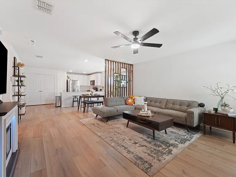 2403 Hesperus Ave — Photo 4