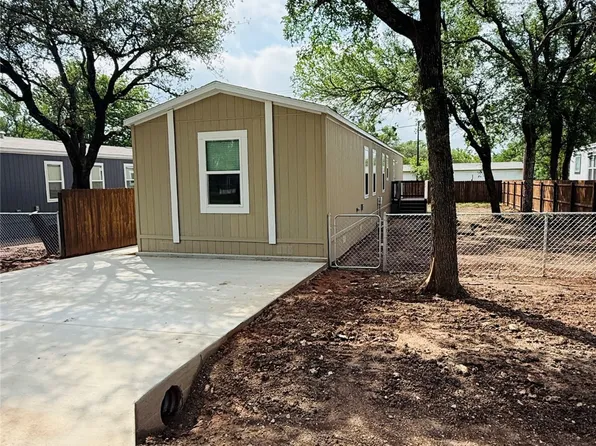 3003 Elmwood Dr, Granbury, TX 76048