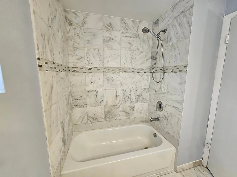 4640 S Avers Ave #2 — Photo 17