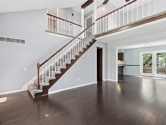 4th image of 10809 Haskins St