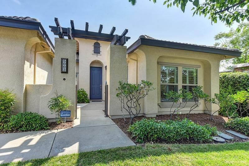 1st image of 5002 Garlenda Dr
