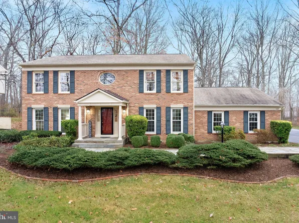1283 Shaker Woods Rd, Herndon, VA 20170