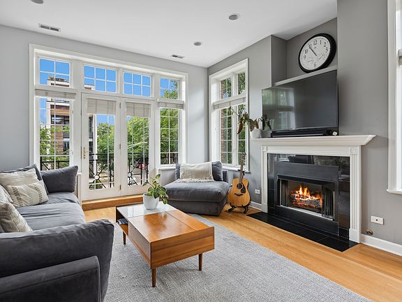 2nd image of 1901 W Armitage Ave APT 2E