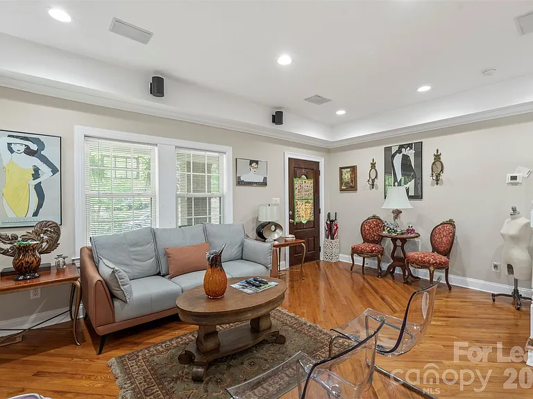 703 S Summit Ave #2 — Photo 8