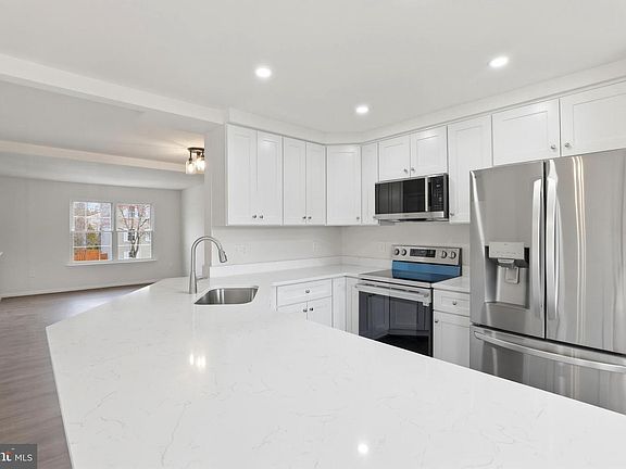 2nd image of 14275 Newbern Loop