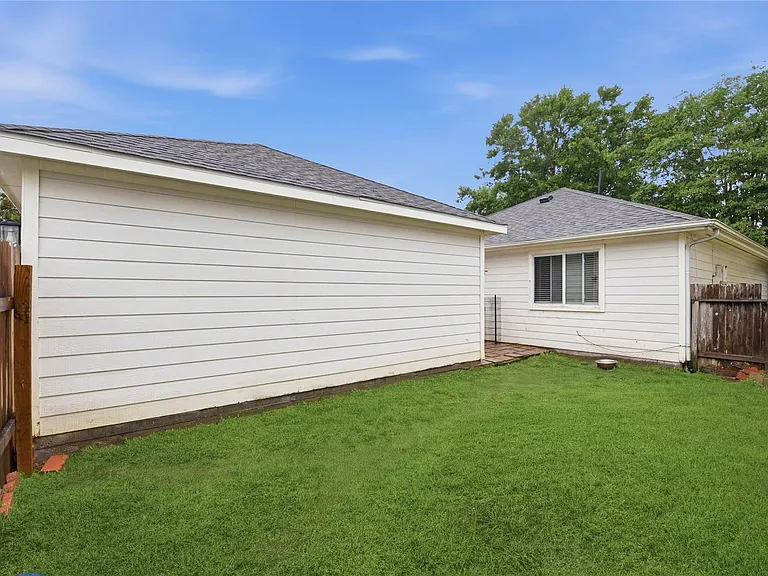 6136 Lone Prairie Way — Photo 16