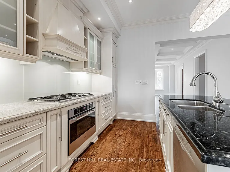 415 Deloraine Ave — Photo 26