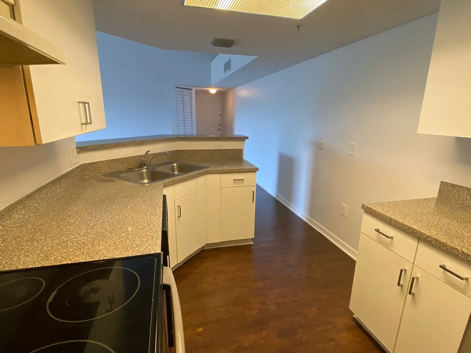 Evergreen Lakes 5025 Wiles #303 (Ocean 1212 Llc) - 134 — Photo 2