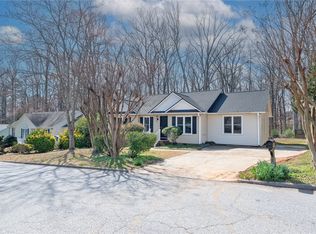 200 Dunwoody Dr, Simpsonville, SC 29681