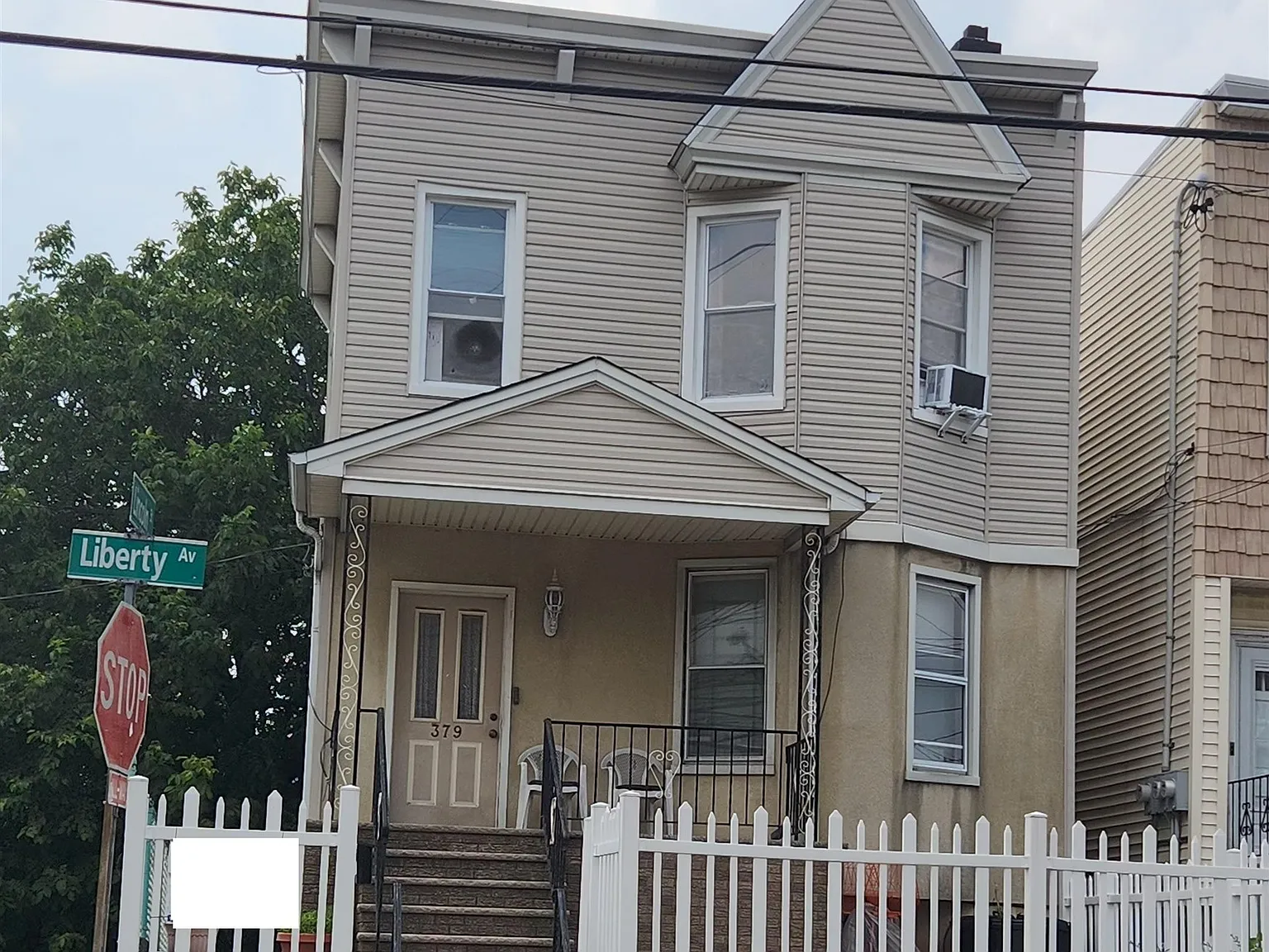 2 bed, 1.0 bath, $2,100 — Photo 1