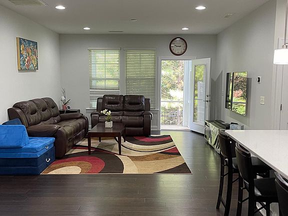 Spacious living room