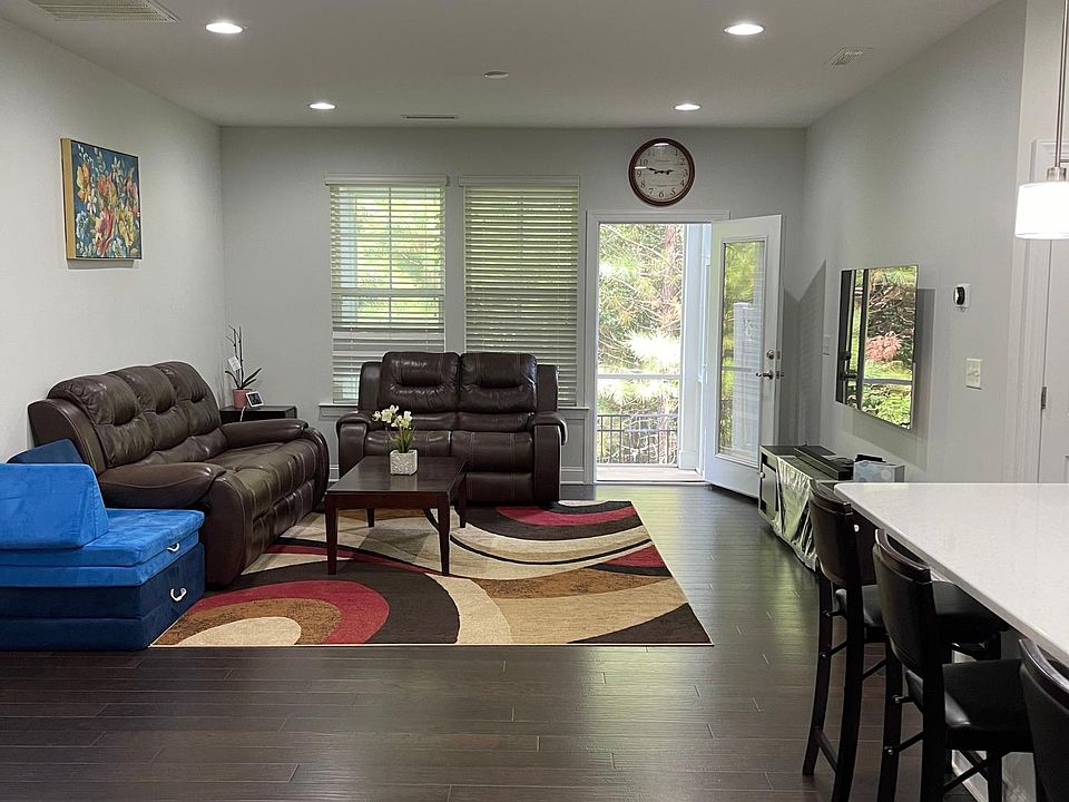 Spacious living room