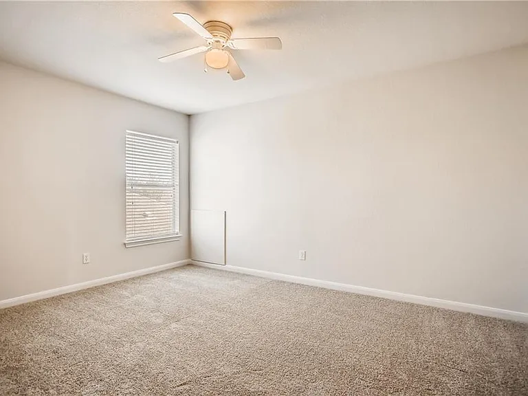 220 Stone Crest Blvd — Photo 16