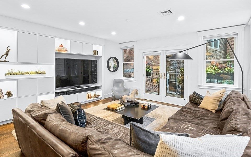 1st image of 290 North St #2