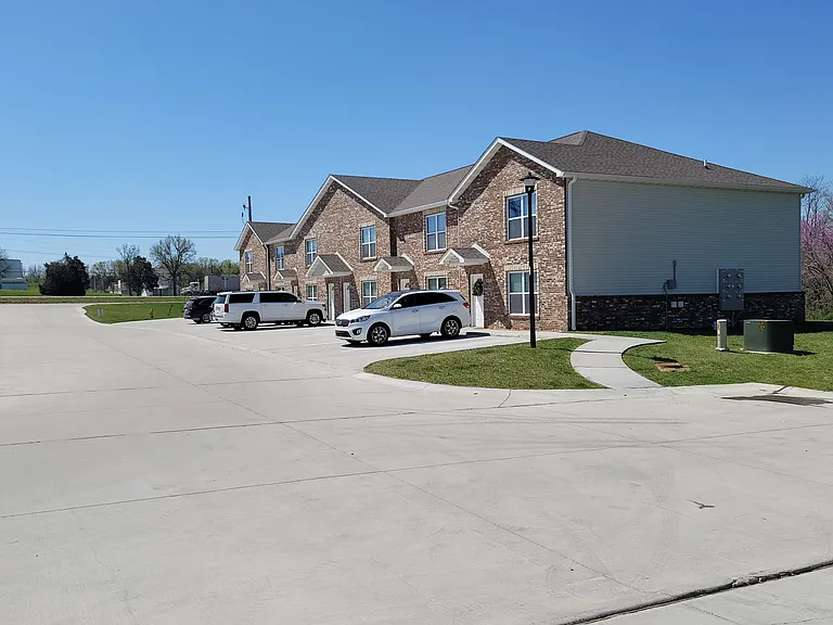 Creekside Apartments — Photo 17