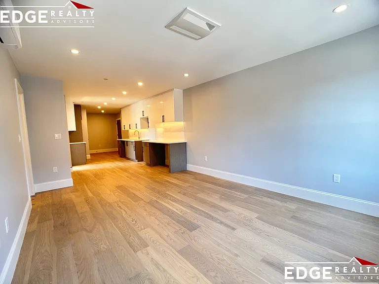 425 Market St #302 — Photo 3