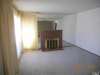 2779 Webb St — Photo 3