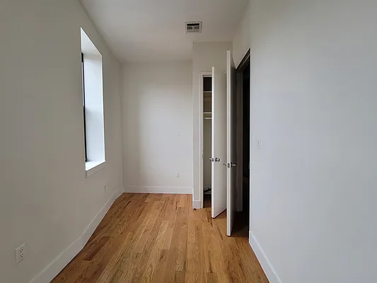 Rented by Lodger Corp | media 9
