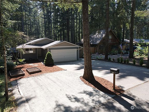 4th image of 13914 Willow Tree Lane NW