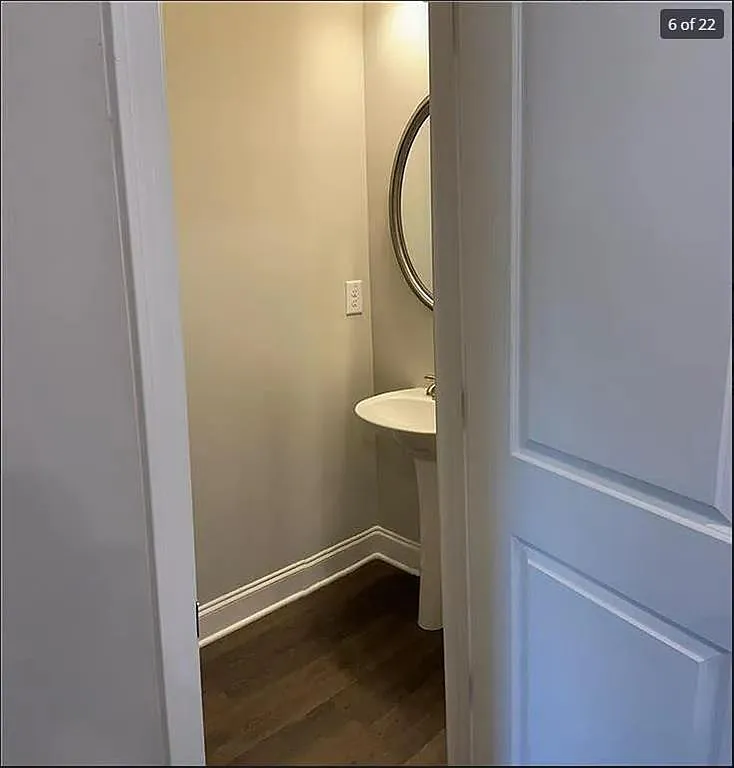 3 bed, 2.5 bath, 1886 sqft, $2,200 — Photo 3