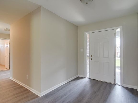 5th image of 2213 Ramblewood Dr