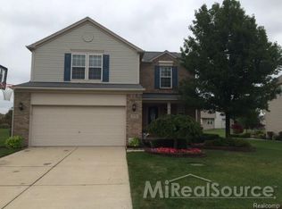 17741 Country Club Dr, Macomb, MI