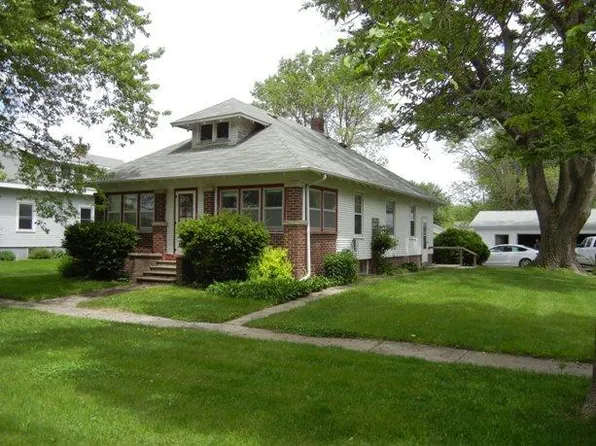 305 Campbell St, Cleghorn, IA 51014