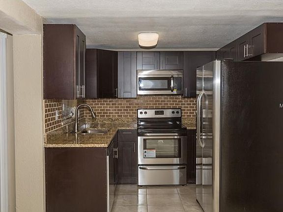 5th image of 2034 Maureen Dr