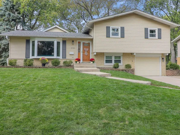 6766 Valley View Dr, Downers Grove, IL 60516