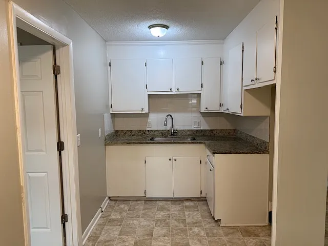 3739 Saint Johns Ave #2B — Photo 9