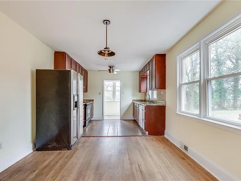 1287 Eastland Rd — Photo 14