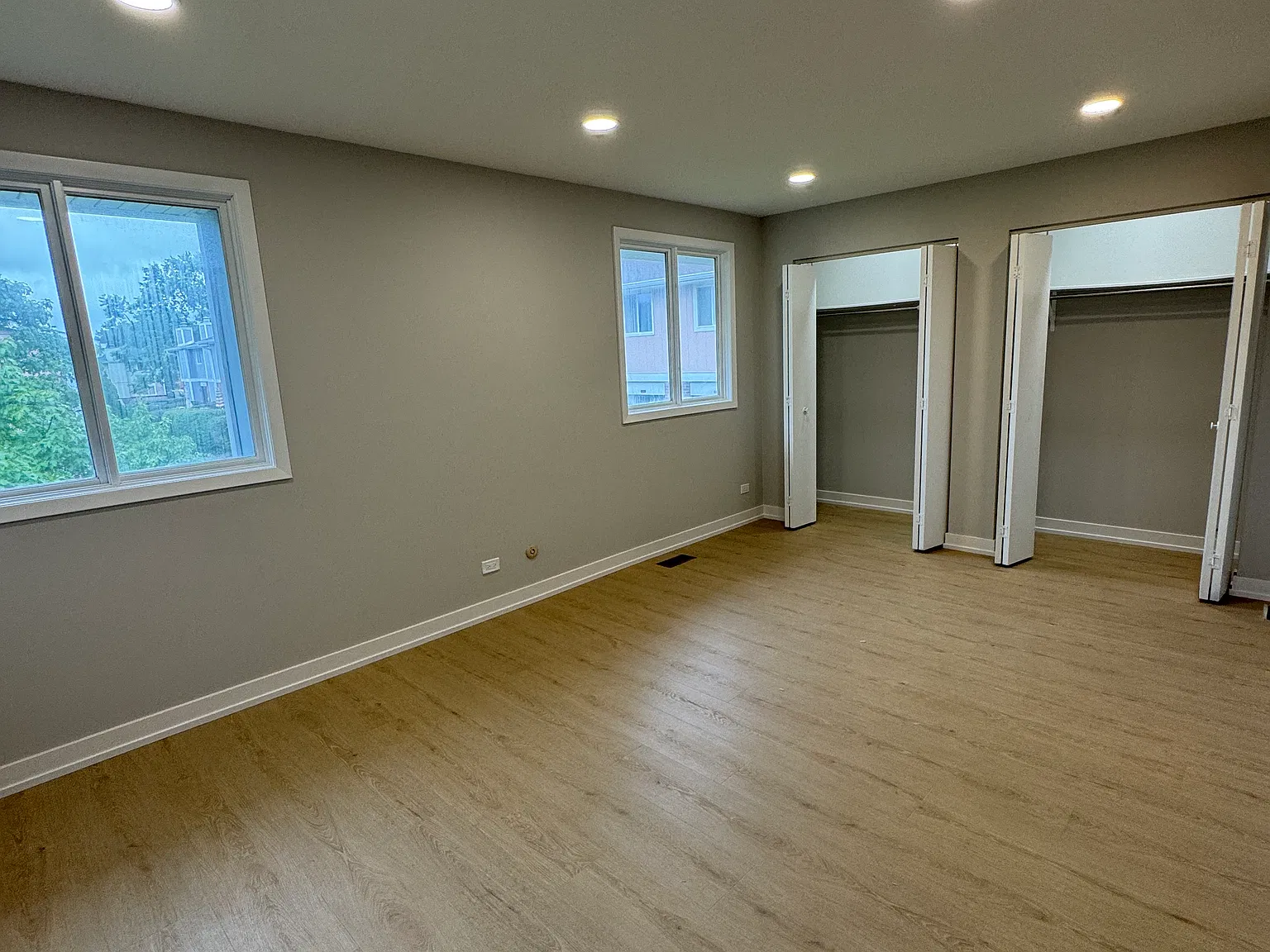 2 bed, 1.5 bath, 1160 sqft, $2,900 — Photo 3