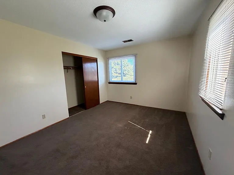 4819 Azelia Ave N #8 — Photo 7
