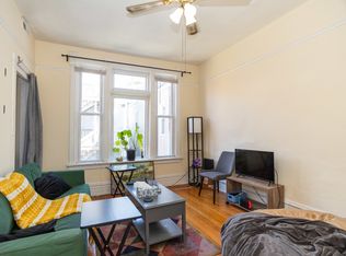 1325 W Barry Ave APT 2R, Chicago, IL 60657