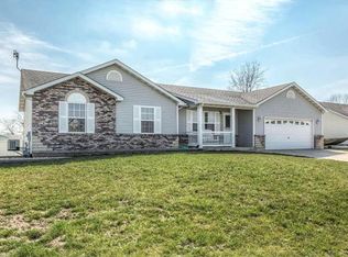 310 Derek Dr, Hawk Point, MO 63349