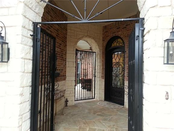 2nd image of 13761 Old Oaks Dr
