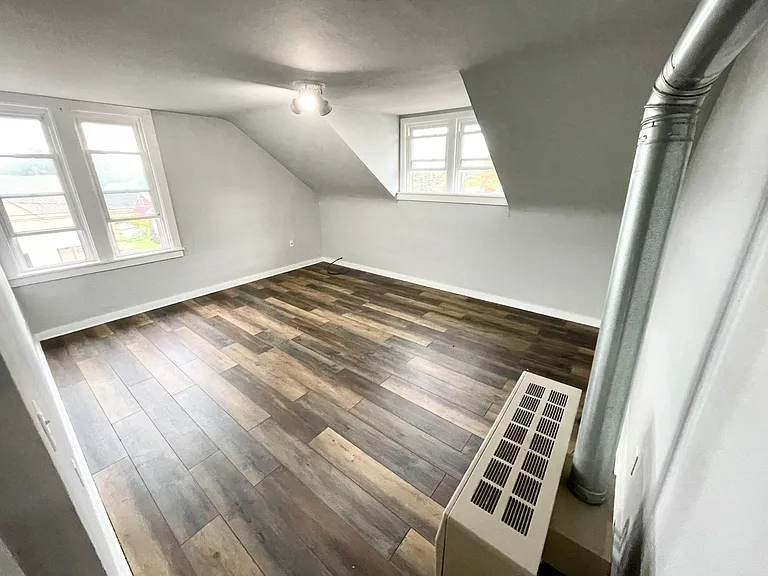 529 E 33rd St #2 — Photo 1