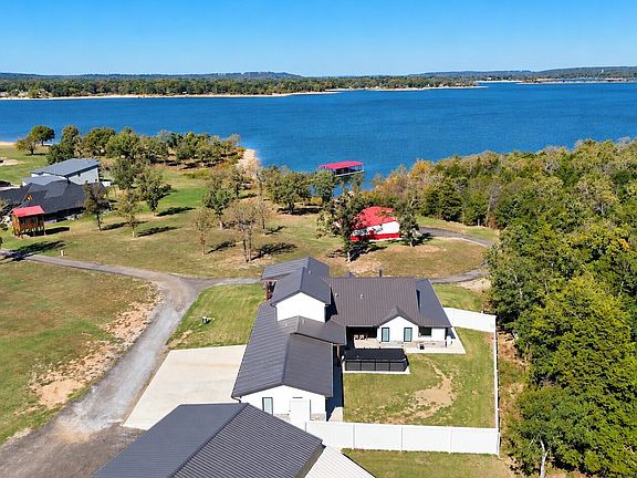 2nd image of 317 Dixie Point
