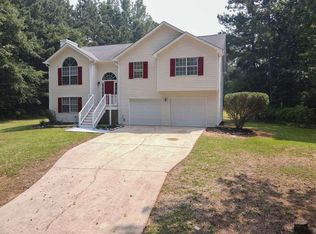 214 Knob Hill Dr, Locust Grove, GA 30248