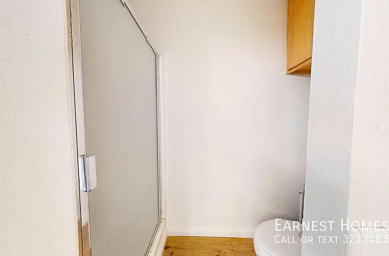 4915 Tyrone Ave #204 — Photo 14